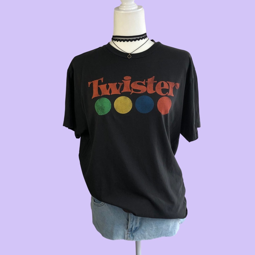 Vintage Y2K Twister Board Game T-Shirt Size L Faded Black Distressed Graphic